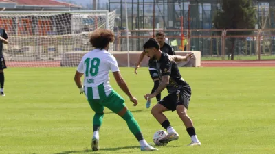 Kahramanmaraş İstiklalspor, kendi evinde Serikspor'u 4-1 mağlup ederek ligdeki 3.