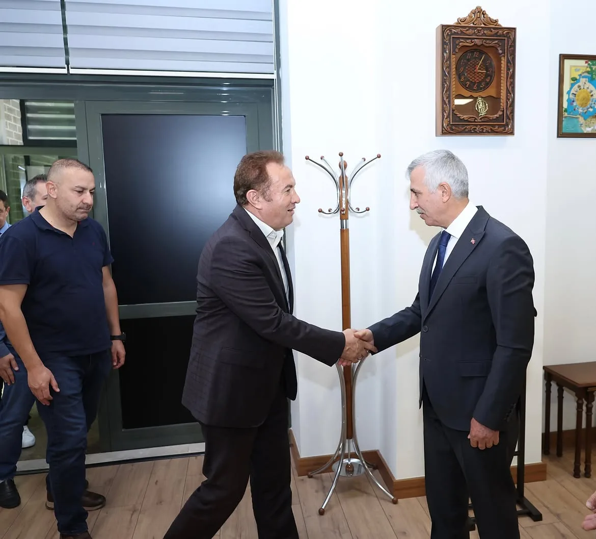 Kahramanmaraş’ta şehit öğrencilerin ailelerine anlamlı kabul Kahramanmaraş’ta şehit öğrencilerin ailelerine anlamlı kabul