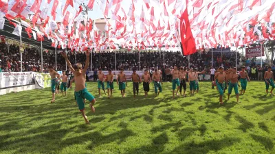 Dulkadiroğlu Belediyesi ve Türkiye Geleneksel Güreşler Federasyonu iş birliğiyle düzenlenen