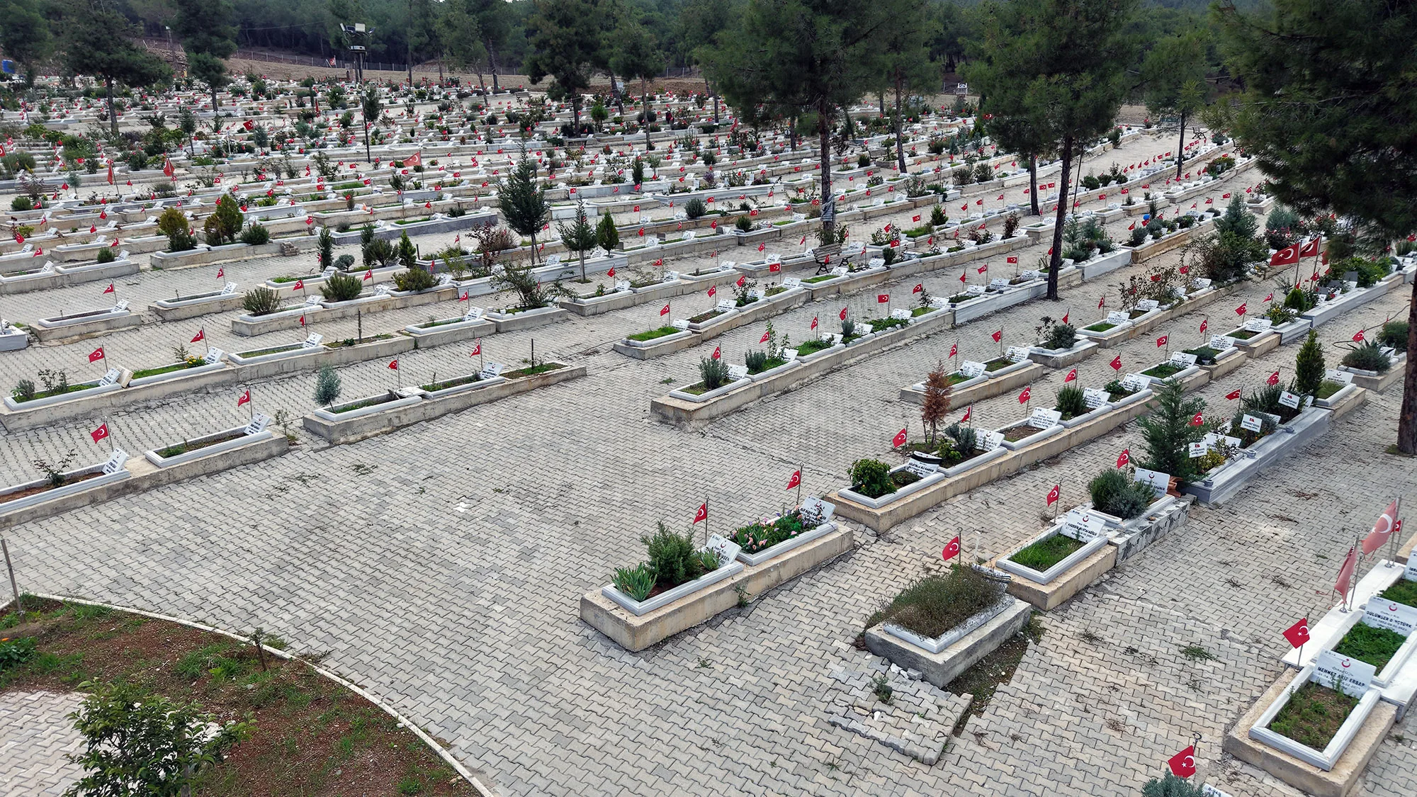Kapıçam şehir mezarlığı’nda kapsamlı bakım seferberliği!