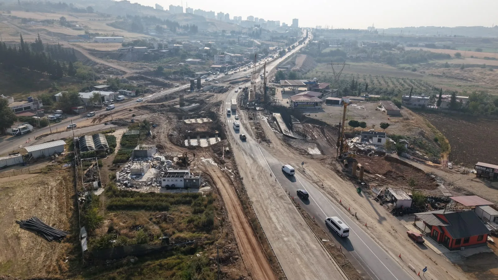 Kılavuzlu 3 katlı kavşağı’nda i̇nşaat hız kazandı!