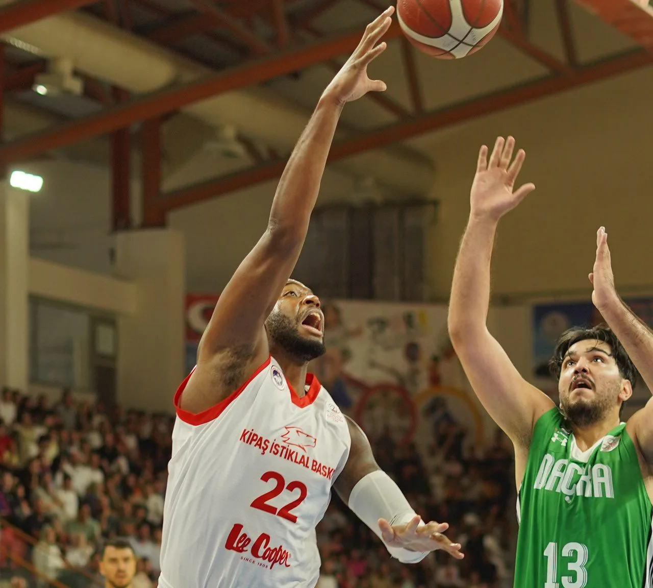 Türkiye Basketbol Ligi’nde mücadele eden Kipaş İstiklal Basketbol, deplasmanda Yalova
