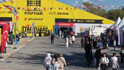 Kahramanmaraş Büyükşehir Belediyesi ev sahipliğinde kapılarını açan 11. Uluslararası Kitap