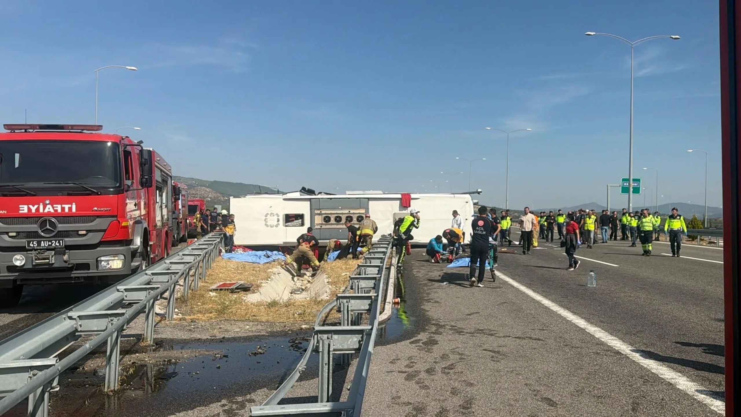 Otoyolda can pazarı: 11 ölü 27 yaralı