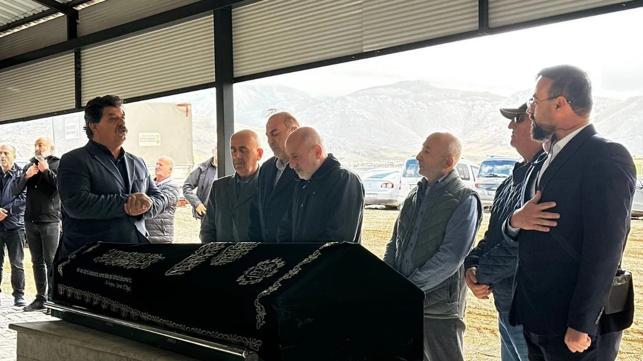 Milletvekili Ali Öztunç’un Annesi Hatice Öztunç, Son Yolculuğuna Uğurlandı