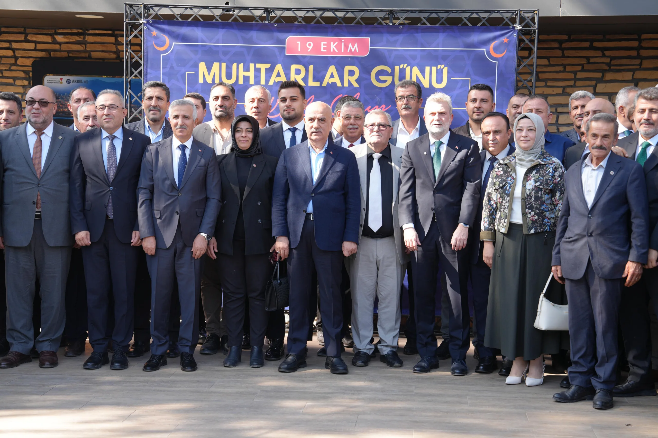 Kahramanmaraş’ta 19 Ekim Muhtarlar Günü dolayısıyla düzenlenen programda yerel yöneticiler