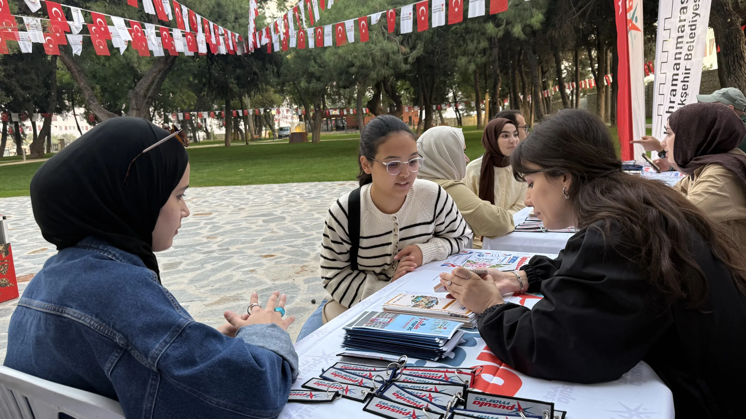 Kalede Buluşan Gençler Topluluklara Katıldı