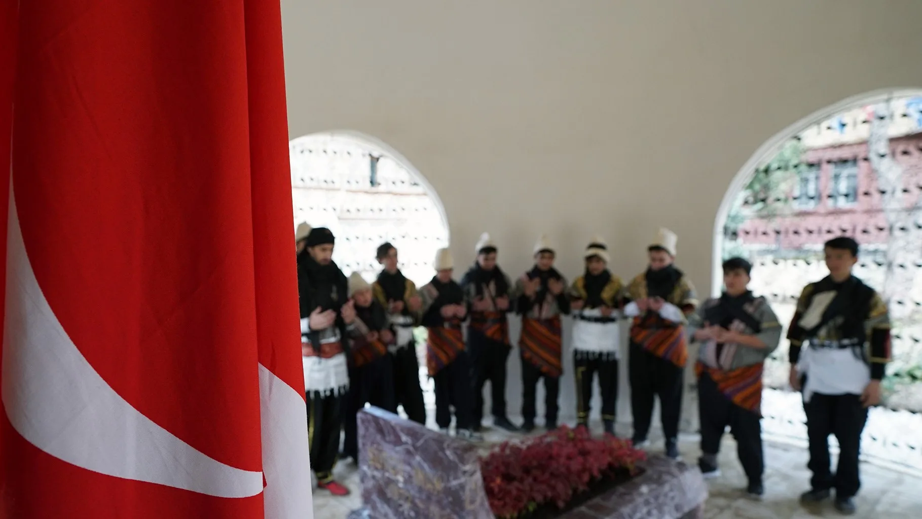 Sütçü imam mezarı