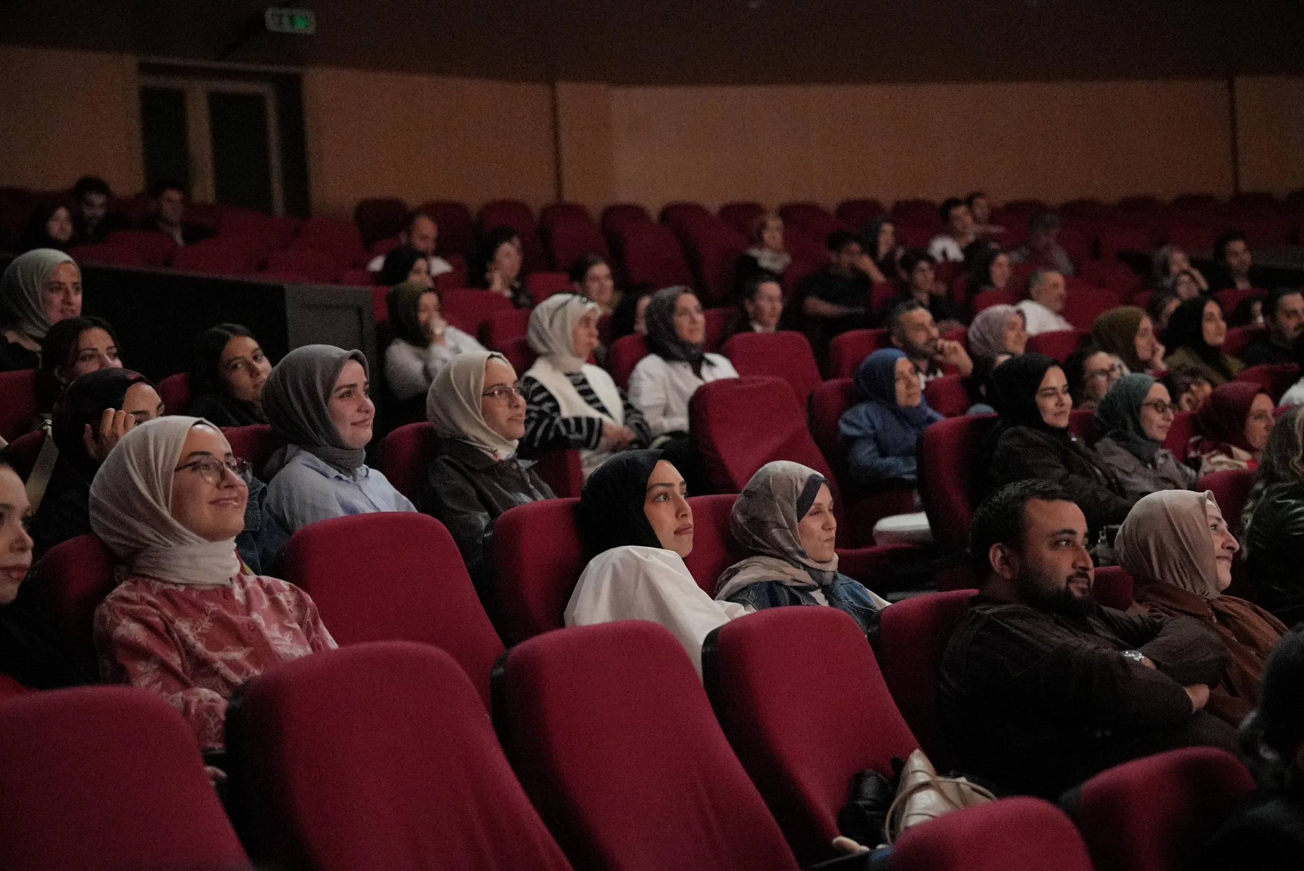 Kahramanmaraş’ta tiyatroseverlere kahkaha dolu akşam