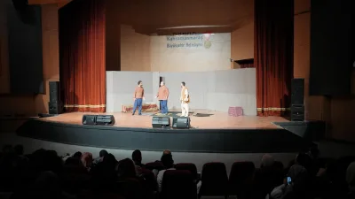 Kahramanmaraş Büyükşehir Belediyesi’nin kültür sanat etkinlikleri kapsamında sahnelenen "Bir Tabak
