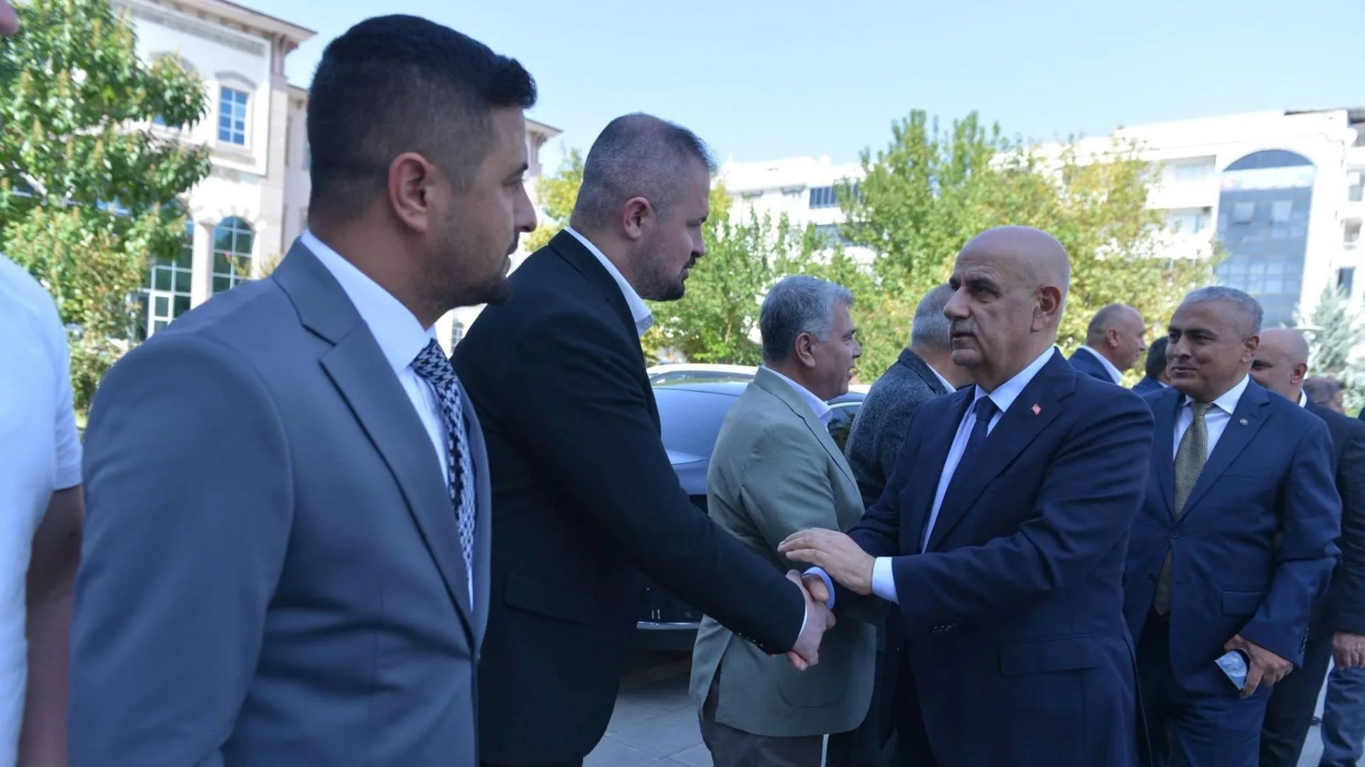 Ak parti’den “aramıza hoş geldiniz” ziyaretleri!