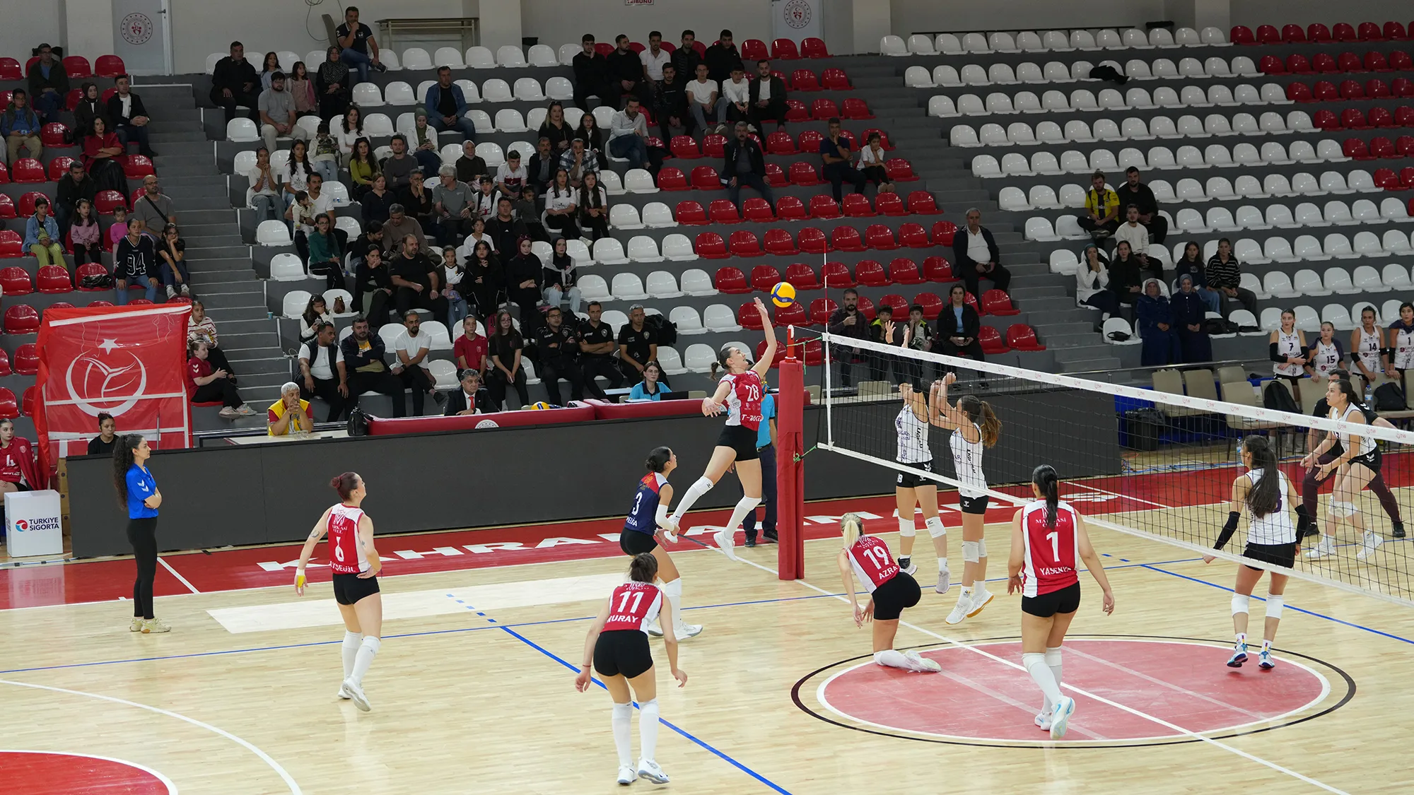 Büyükşehir’in sultanları’ndan evinde net galibiyet!
