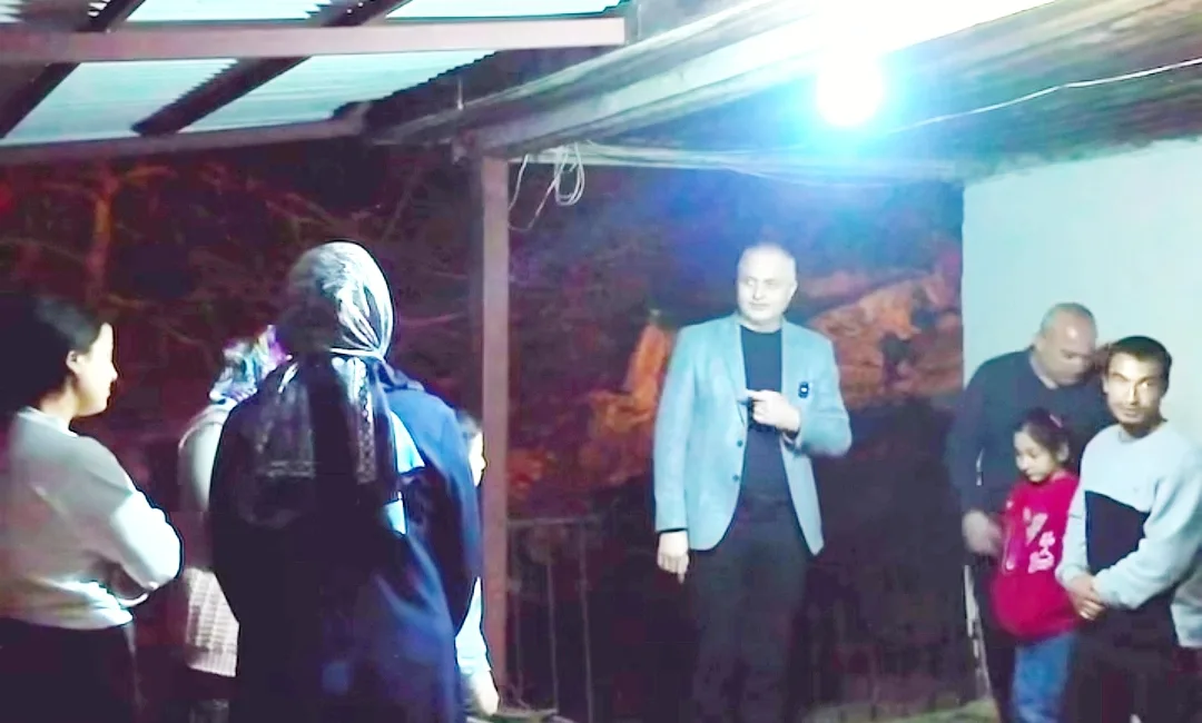 Andırın Belediyesi, Gökçeli Mahallesi’nde yaşayan yetim kardeşlerin talebi üzerine evlerine