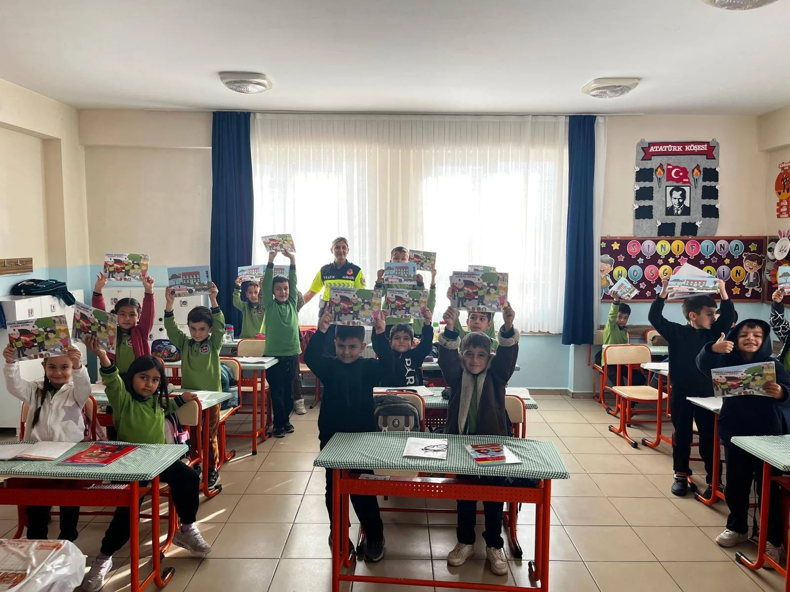 Jandarmadan binlerce öğrenciye trafik eğitimi