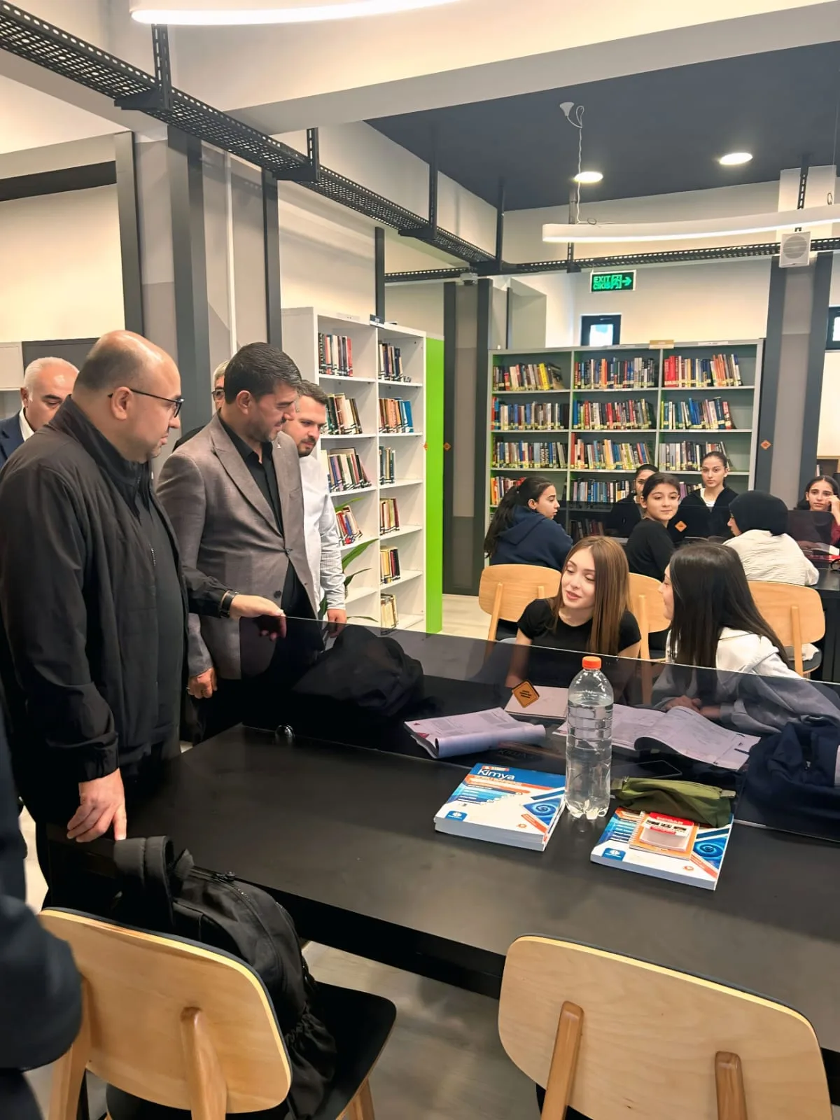 Andırınlı şahin’den i̇lçe kütüphanesine ziyaret