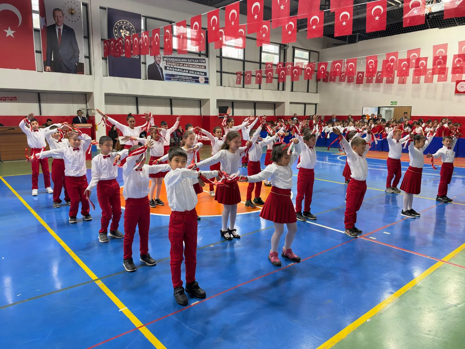 Cumhuriyet'in Yıl Dönümü Andırın’da Görkemli Gösterilerle Kutlandı! Cumhuriyet'in Yıl Dönümü Andırın’da Görkemli Gösterilerle Kutlandı!