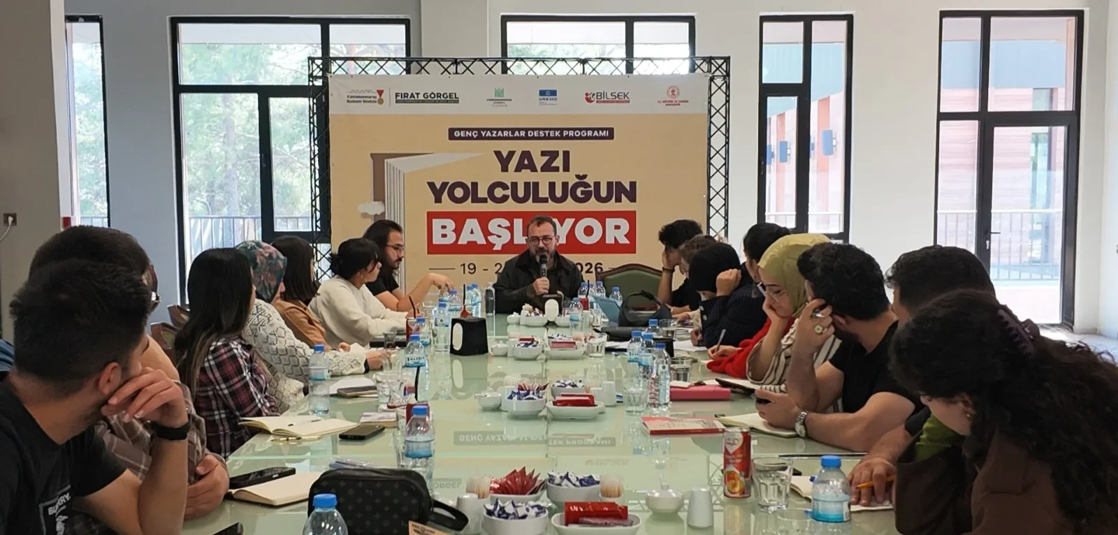 Geleceğin yazarlarına büyük destek