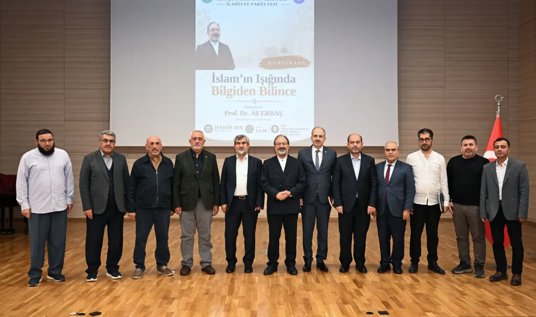 Kahramanmaraş Sütçü İmam Üniversitesi’nde gerçekleştirilen konferansta konuşan eski Diyanet İşleri
