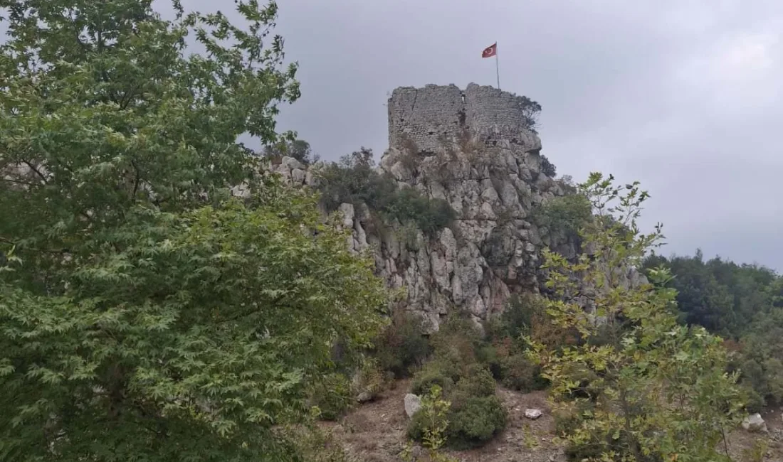 Kahramanmaraş’ın Andırın ilçesinde sarp kayalıklar üzerine Roma Dönemi’nde inşa edilen