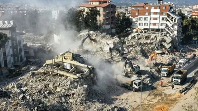 Türkiye Bina Deprem Yönetmeliği’nin 2027 yılında güncellenmesi planlanıyor. Yeni düzenlemeyle