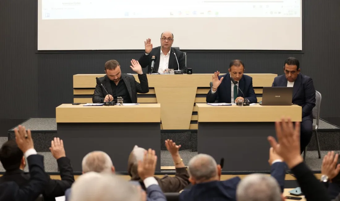 Dulkadiroğlu Belediyesi Bütçe ve İmar Gündemiyle Bir Araya Geldi! Dulkadiroğlu Belediyesi Ekim ayı olağan meclis toplantısı, Belediye Başkanı Mehmet