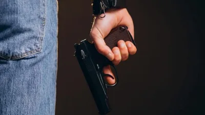 Kahramanmaraş’ın Onikişubat ilçesinde iş çıkışı evine gitmekte olan 21 yaşındaki