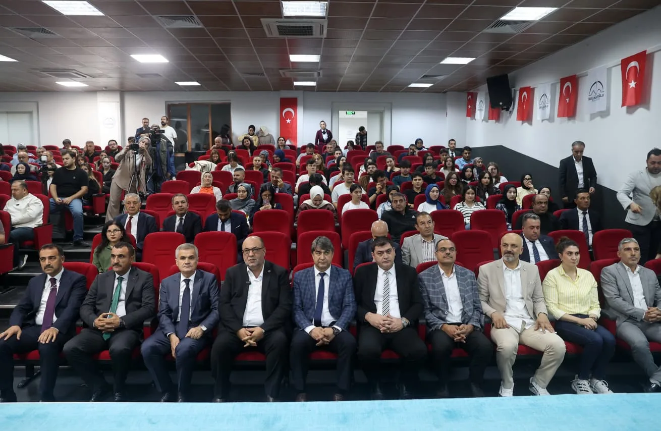 Dulkadiroğlu’nda gençler i̇çin eğitime güçlü i̇mzalar atıldı!