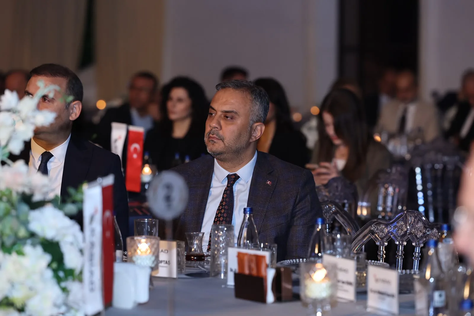 Ahır dağı’ndaki dev bayrağa anlamlı ödül!