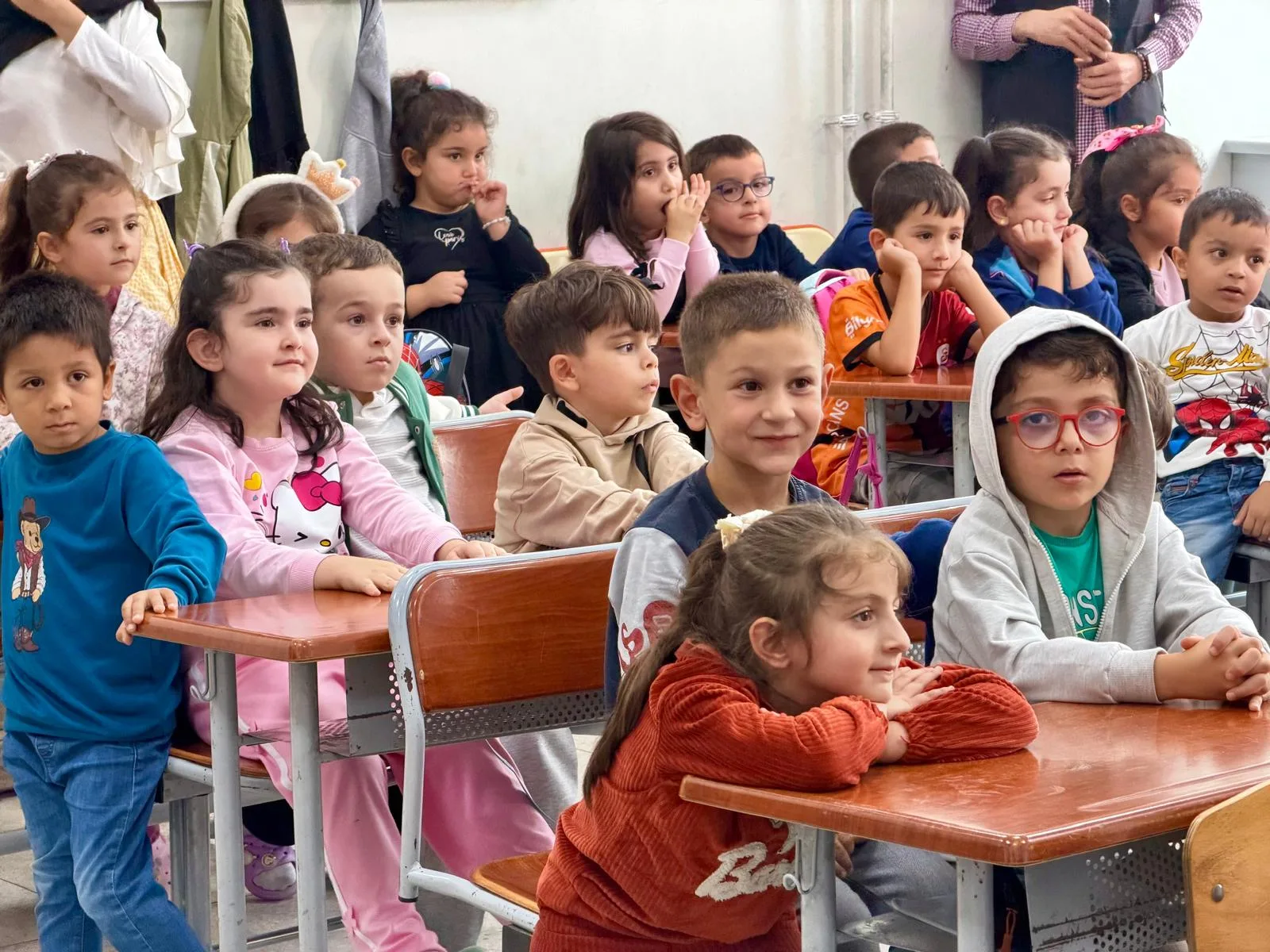 Kaski̇ maskotu ‘mavi’ miniklere su tasarrufunu öğretti!