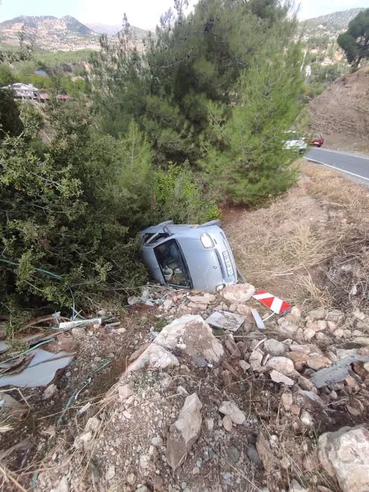 Kahramanmaraş’ın Dulkadiroğlu ilçesine bağlı Bertiz Boyalı Mahallesi’nde seyir halindeyken otomobiline