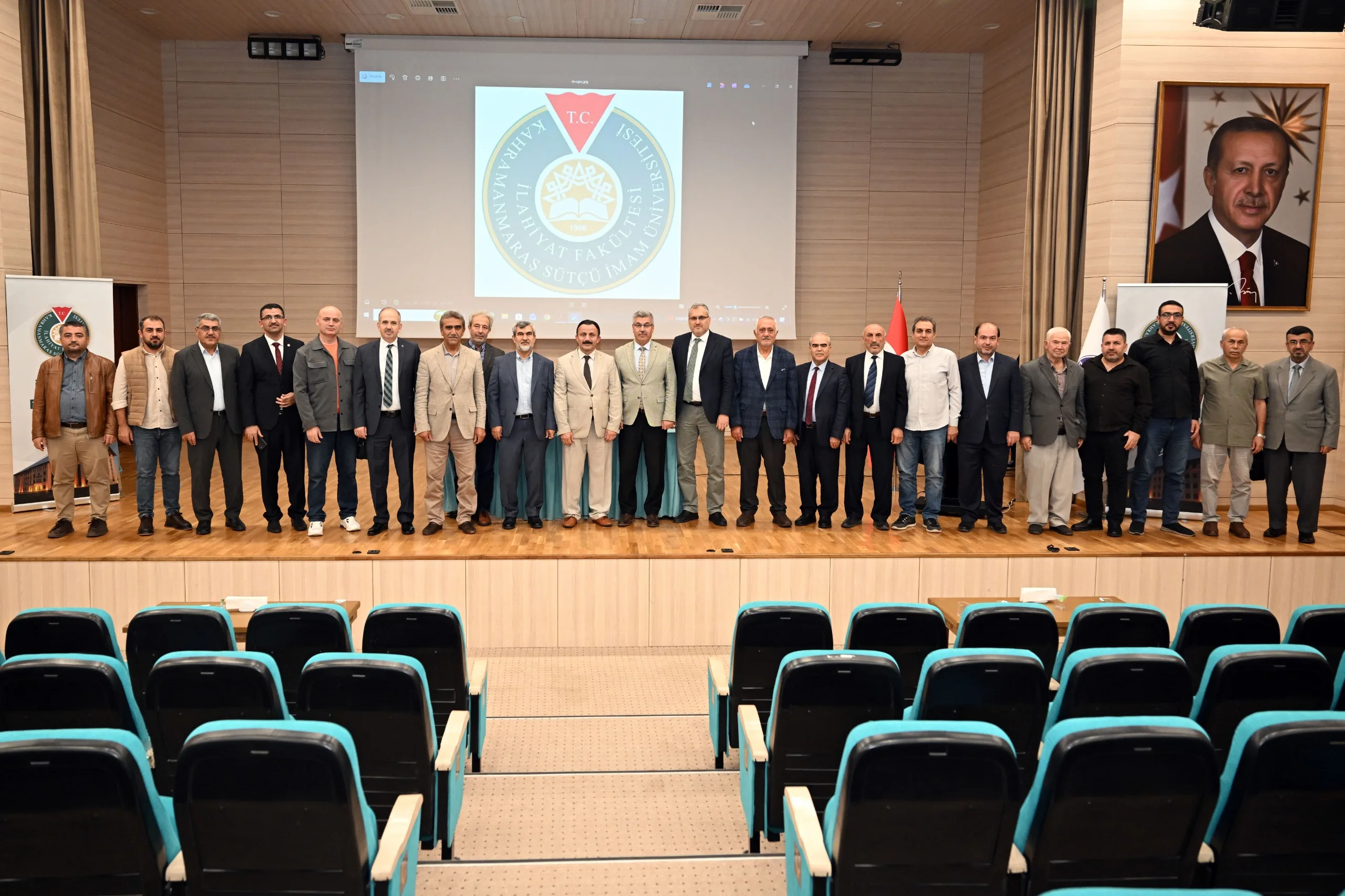 Kahramanmaraş Sütçü İmam Üniversitesi İlahiyat Fakültesi tarafından düzenlenen konferansa konuşmacı