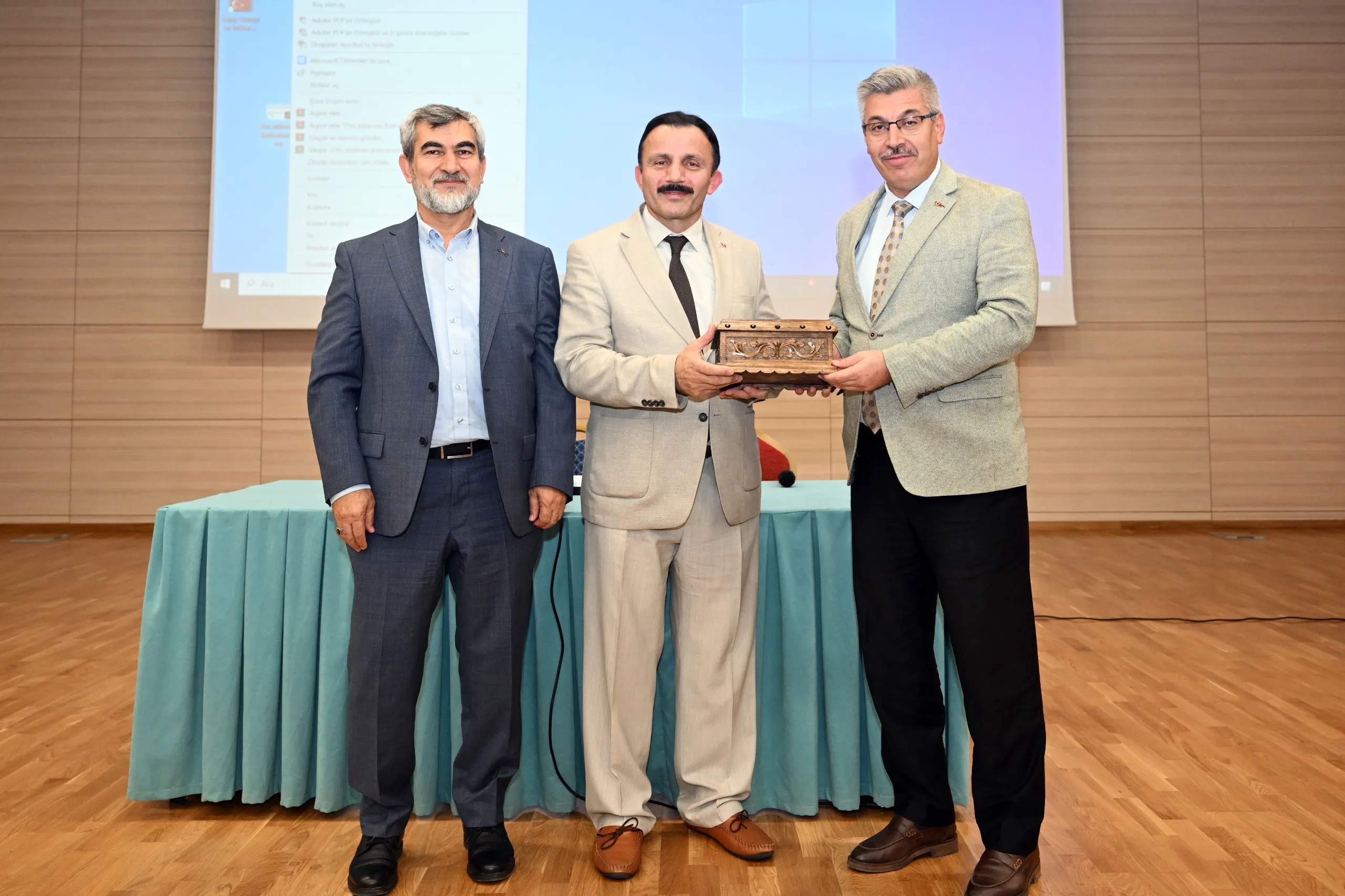 Ksü’den “kutsalın araçsallaştırılması” konferansı!
