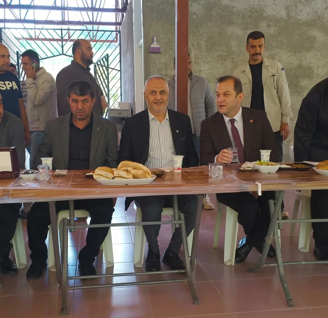 Andırın Kaymakamı Ömer Bulut ve Belediye Başkanı Ahmet Sinan Gökşen,