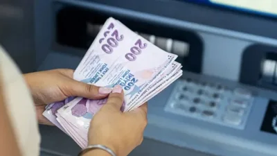 Üniversite öğrencilerine eğitim hayatlarını sürdürürken çalışma deneyimi ve gelir desteği