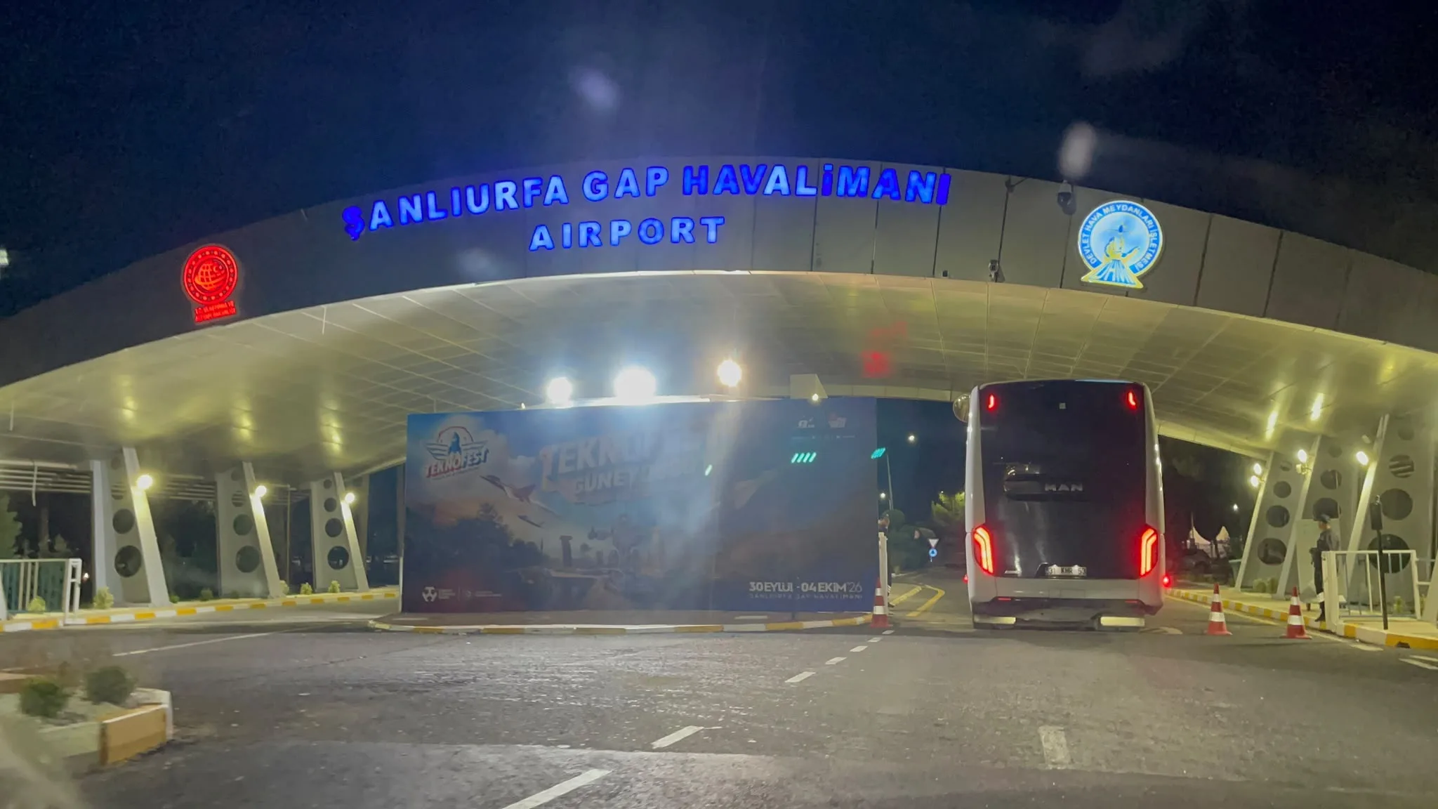 'uçakta patlayıcı var' notu paniğe neden oldu!