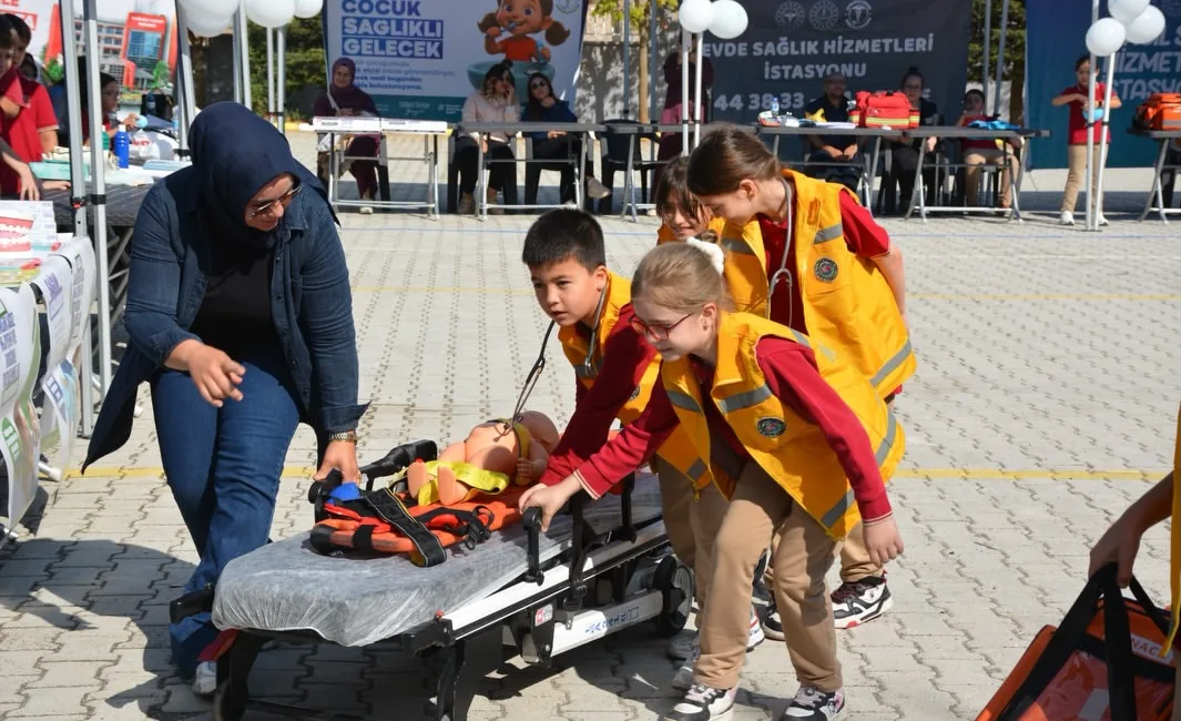Sağlık Bakanlığı ile Milli Eğitim Bakanlığı iş birliğiyle yürütülen "Sağlıklı