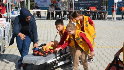 Sağlık Bakanlığı ile Milli Eğitim Bakanlığı iş birliğiyle yürütülen "Sağlıklı