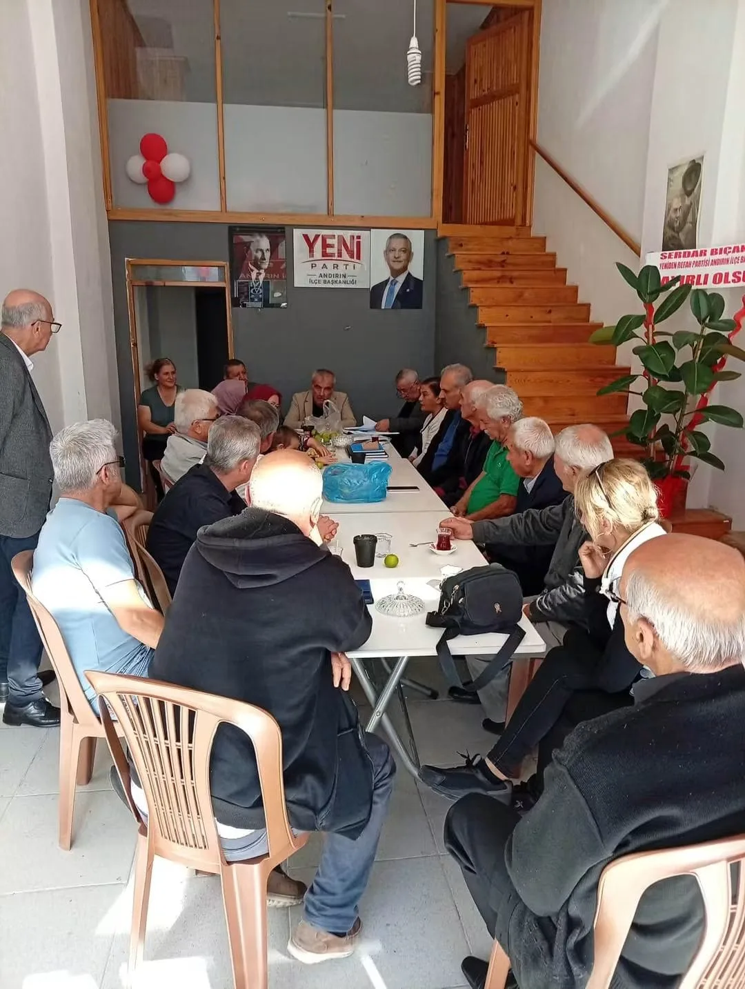 Yeni Parti Andırın İlçe Başkanlığı görevine seçilen Özkan Çetin ve